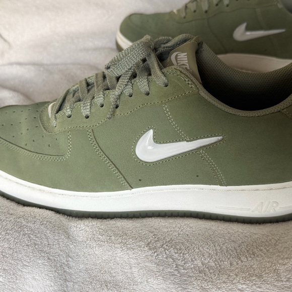 Nike Air Force 1 Jewel Oil Green Suede - Picture 2 of 7